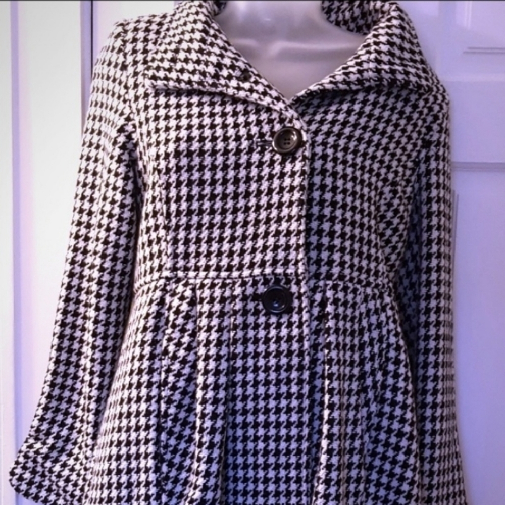 Bitten Pea Coat Type Coat